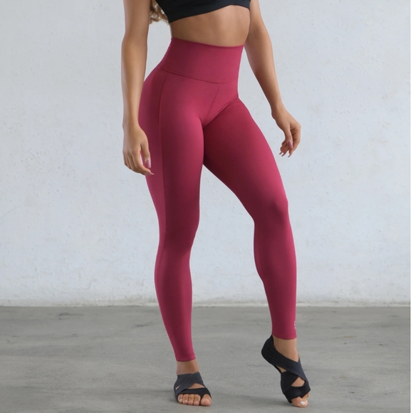 SOLD 𝗦𝗘𝗫𝗬 𝗕𝗔𝗖𝗞 𝗟𝗘𝗚𝗚𝗜𝗡𝗚𝗦 - Picture 4 of 4